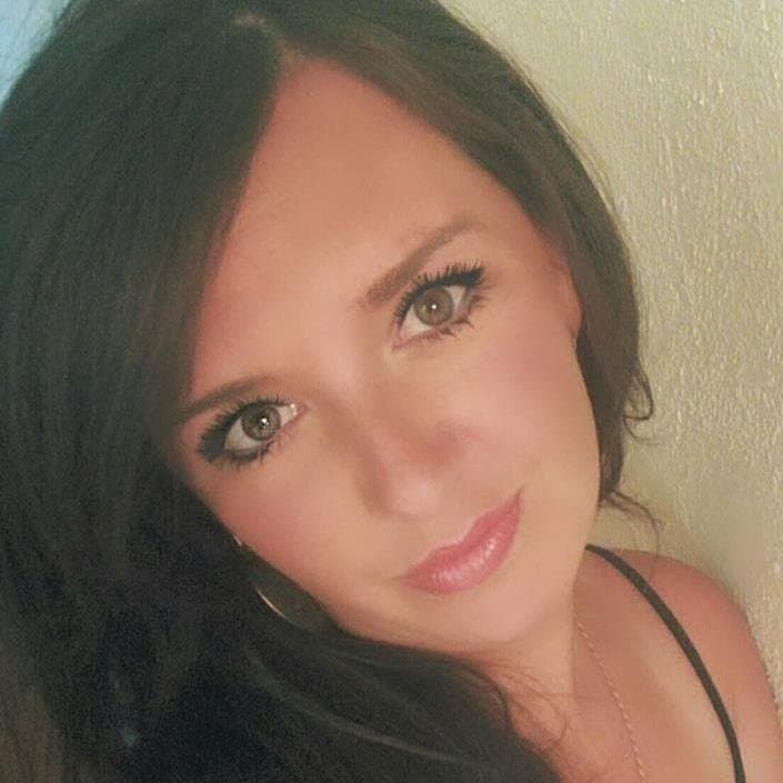 Might have forgotten their age, but definitely remembered how to show tits on ass on the G G W bus