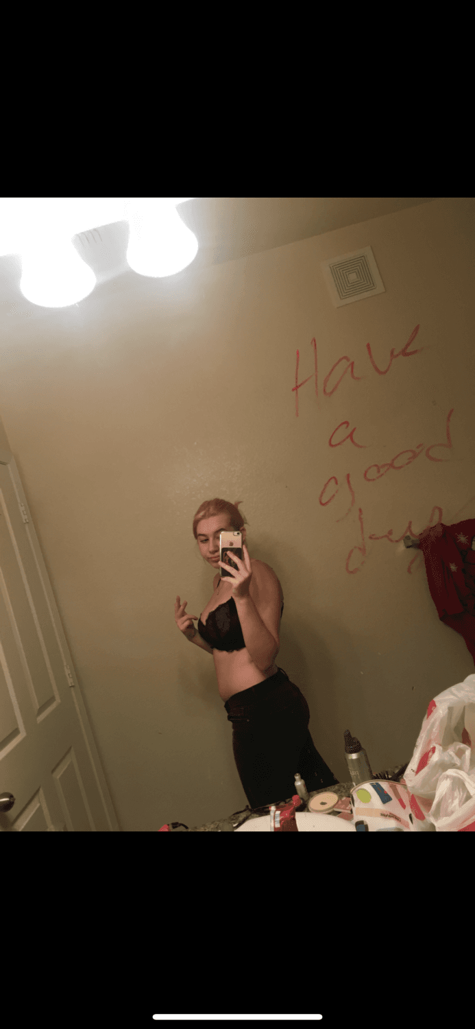 Discord slut didn’t realize she posted her nudes in a public channel