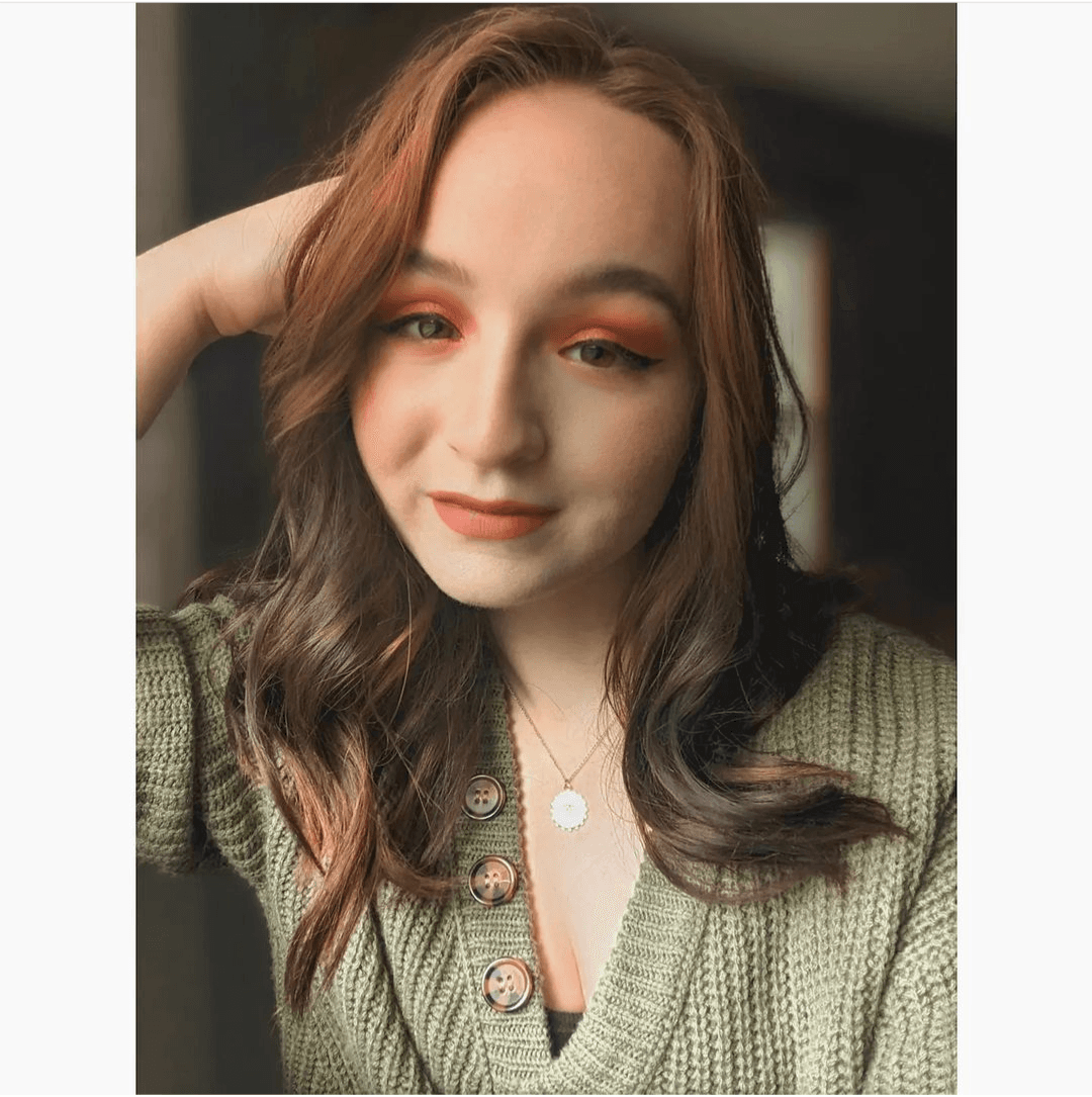 Sexy little Goth Bitch would be so satisfying to double stuff. Great titties too.