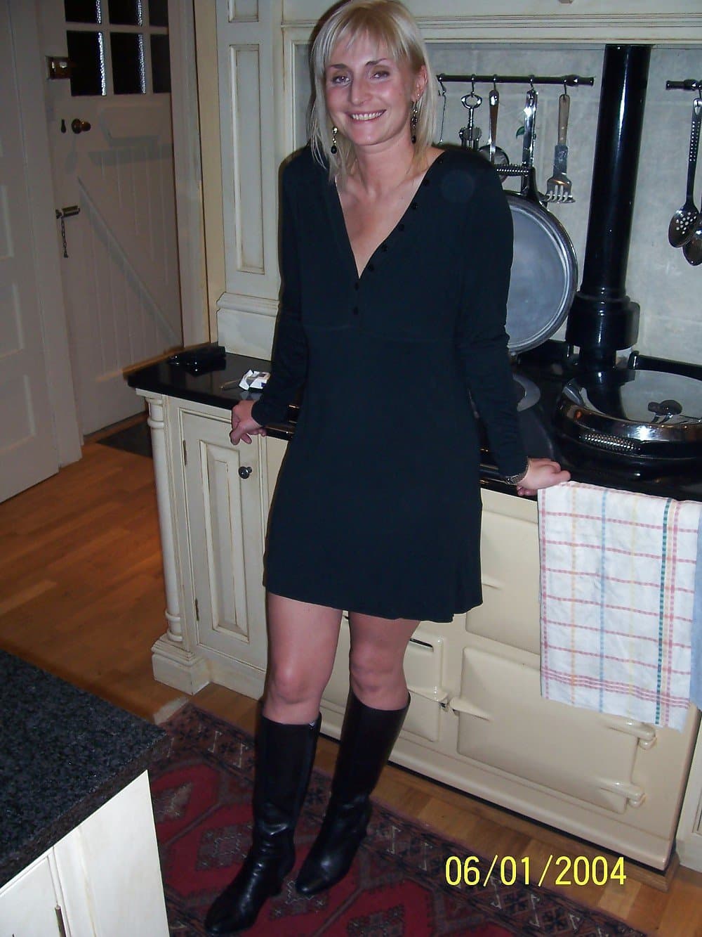 Gorgeous UK Milf Sarah