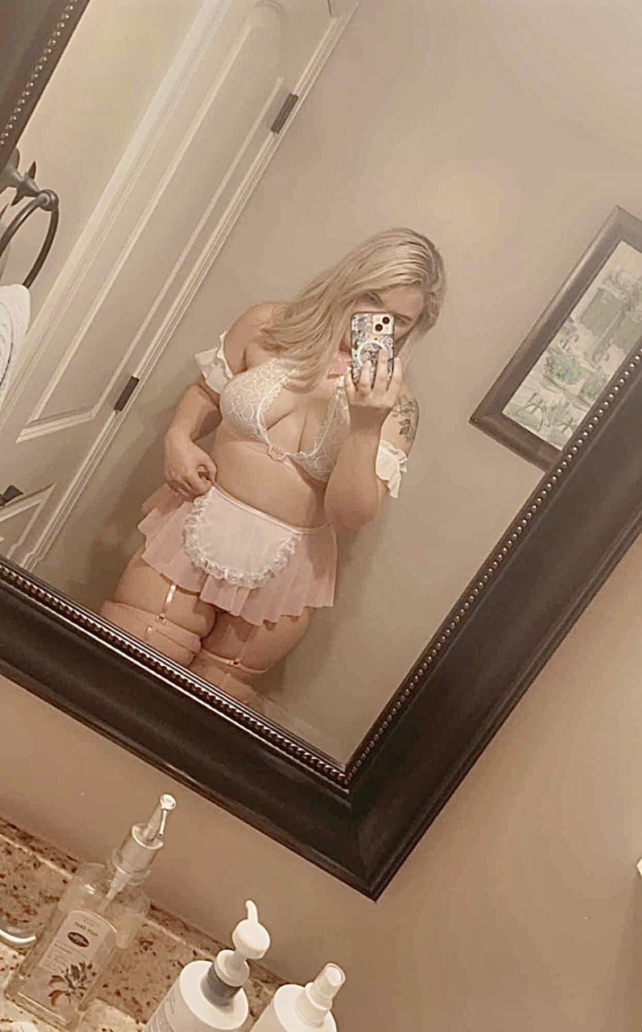 Amateur chubby blonde wife submitted