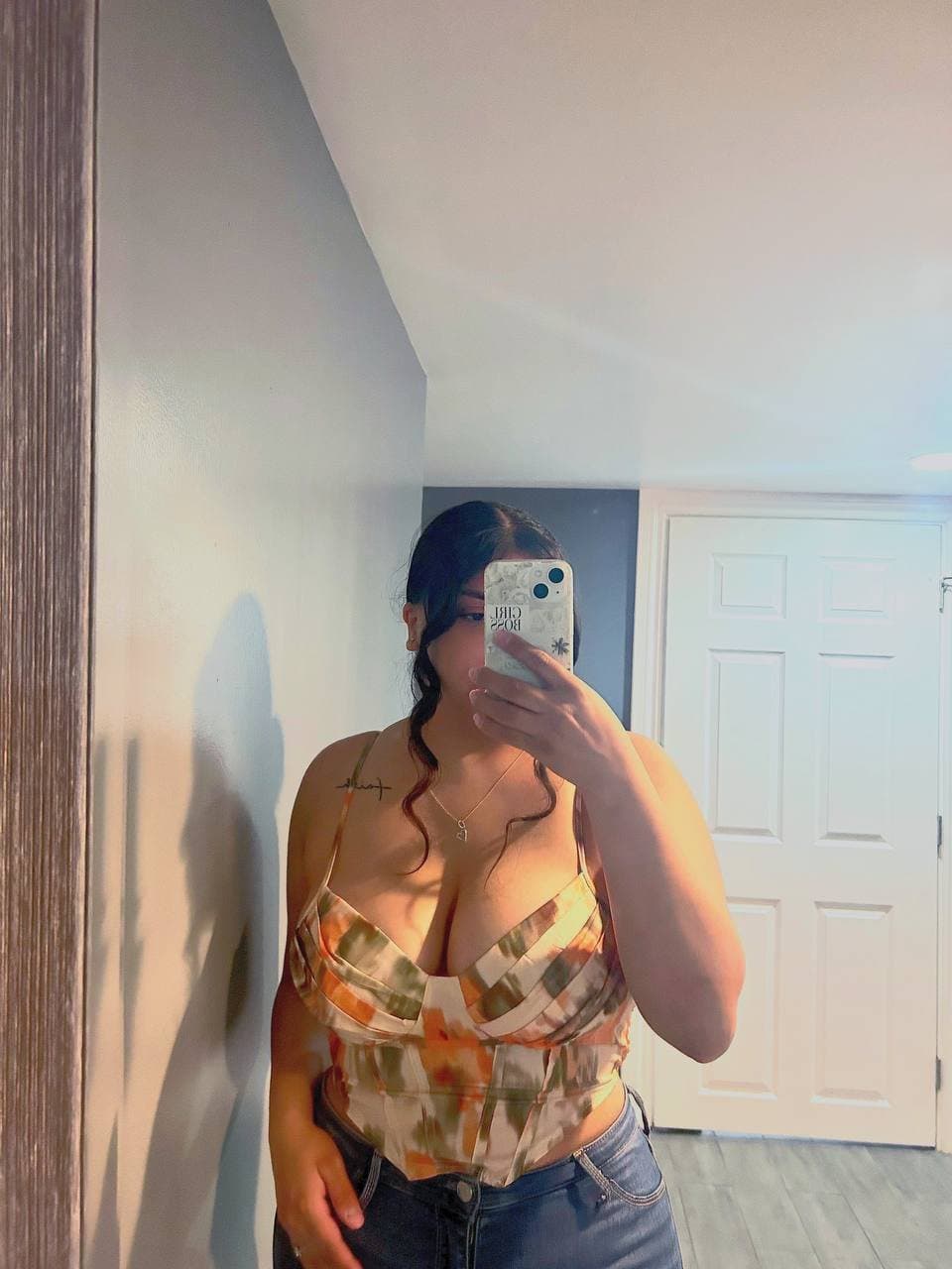 Latina loves showing off around men & tempting them to talk her into fucking when out drinking