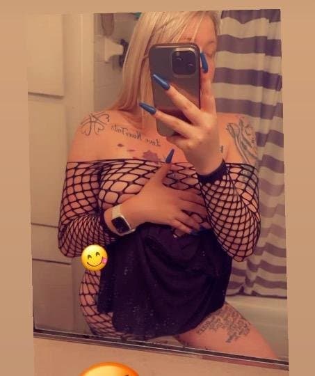 Click to view full size 24 year old blonde escort in Orange County &surrounding areas