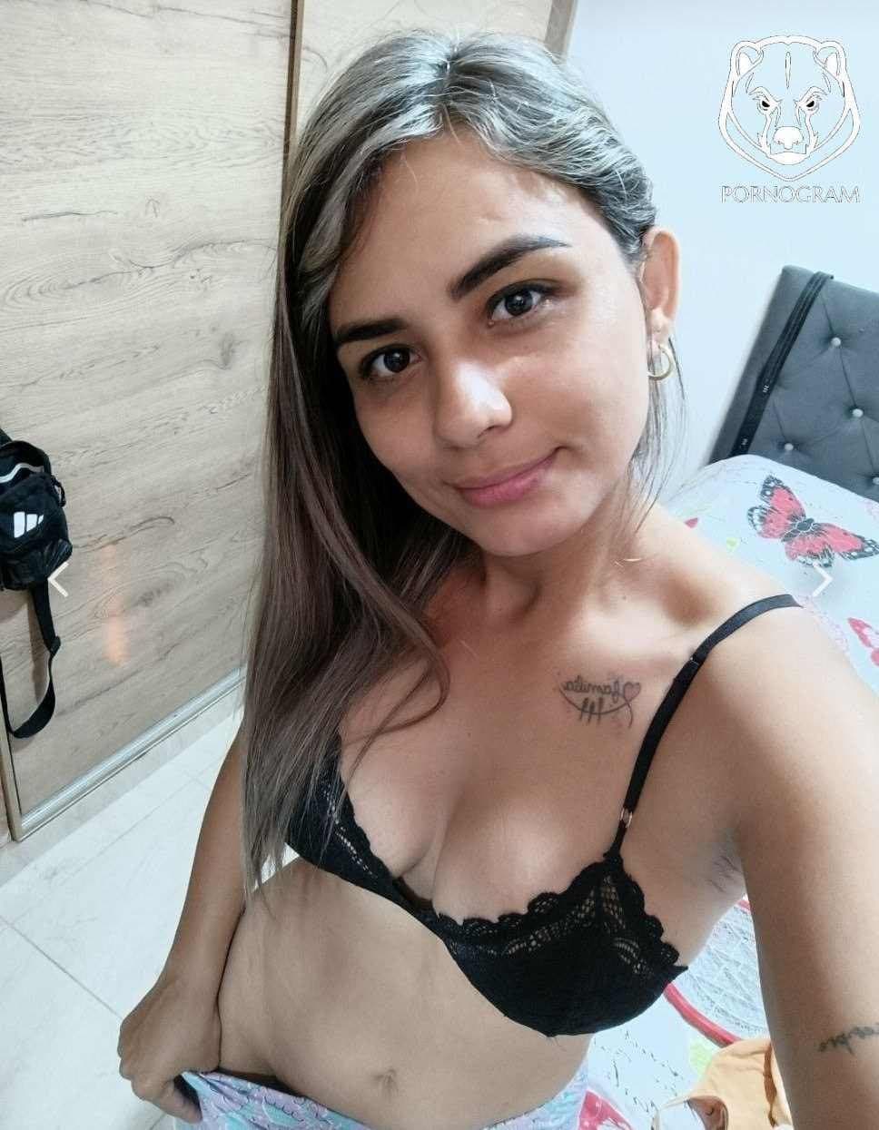 Click to view full size Pareja naturista teniendo sexo en un rio de la selva amazónica - Xpaja