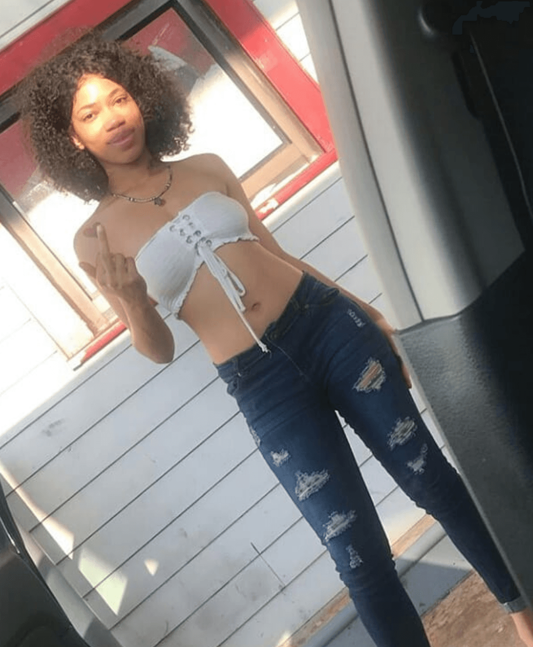 Gorgeous Yellowbone baddie (whats her @?)