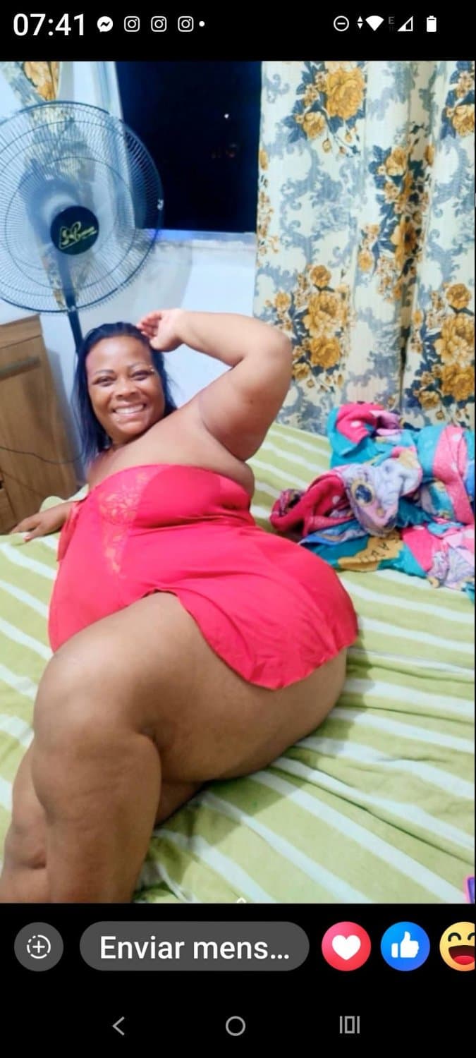 Click to view full size LATINA THICK JUICY CHUNKY SSBBW BIG ASS BOOTY