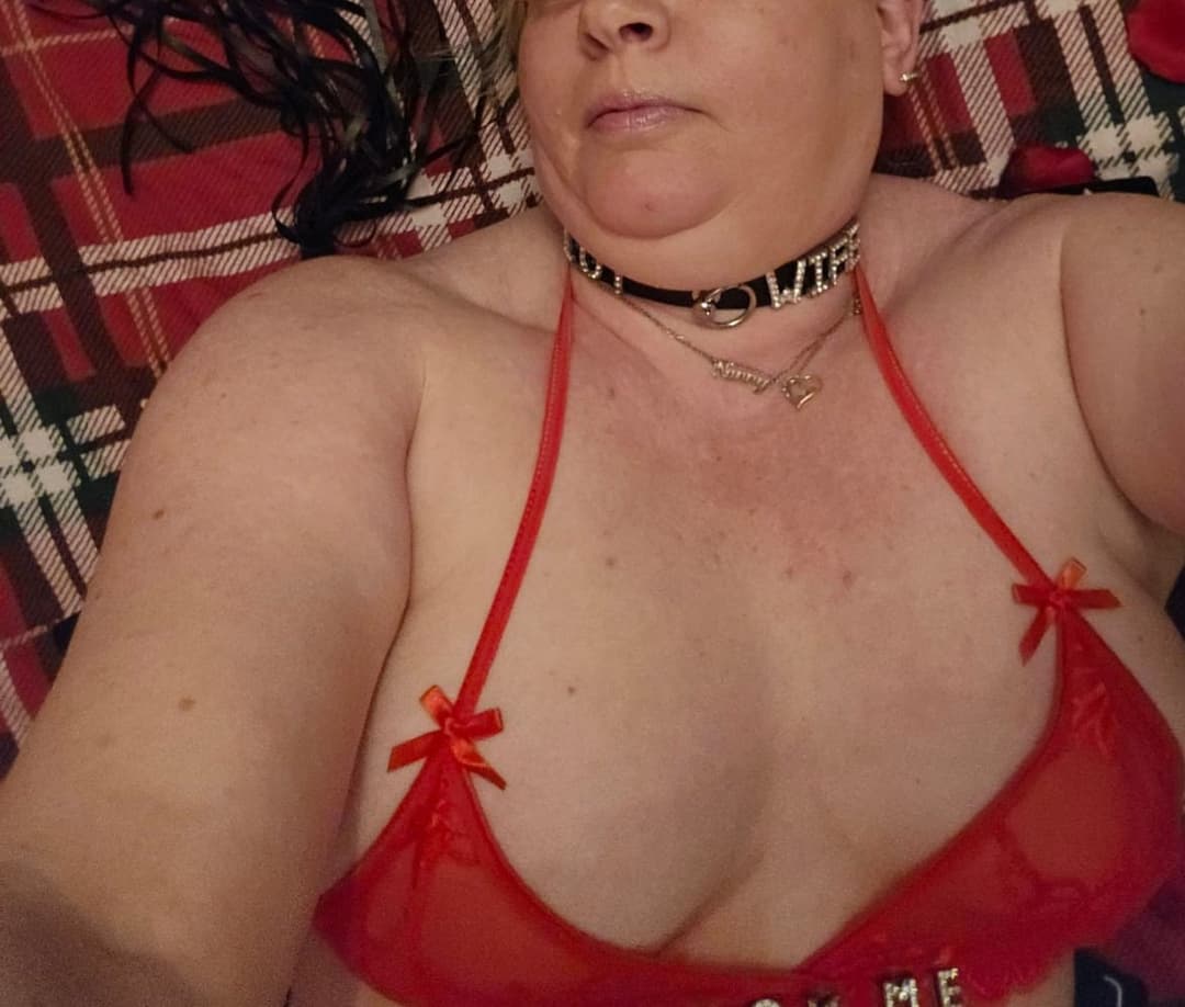 Slut Wife posing before being fucked. Slut Wife collar feel free to tell her what you think of her