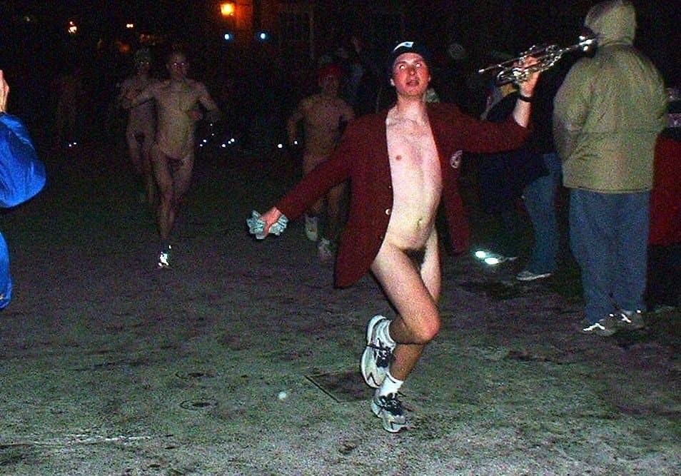 Passeio Mundial de Bicicleta Nua