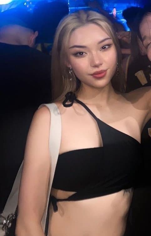 Hot BN chinese social media model