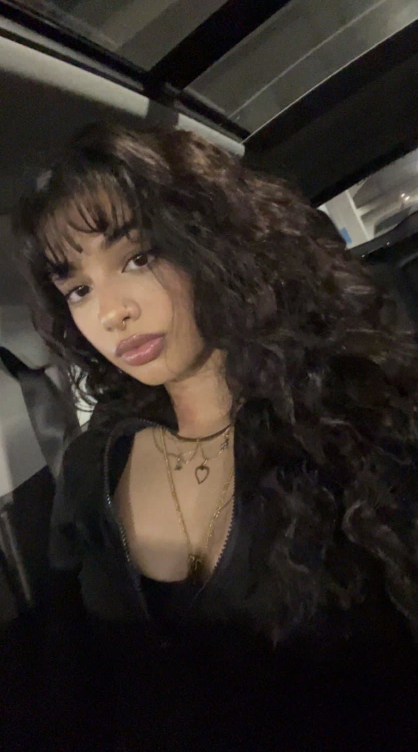 juicy desi teen cousin needs gooning asap from strangers.