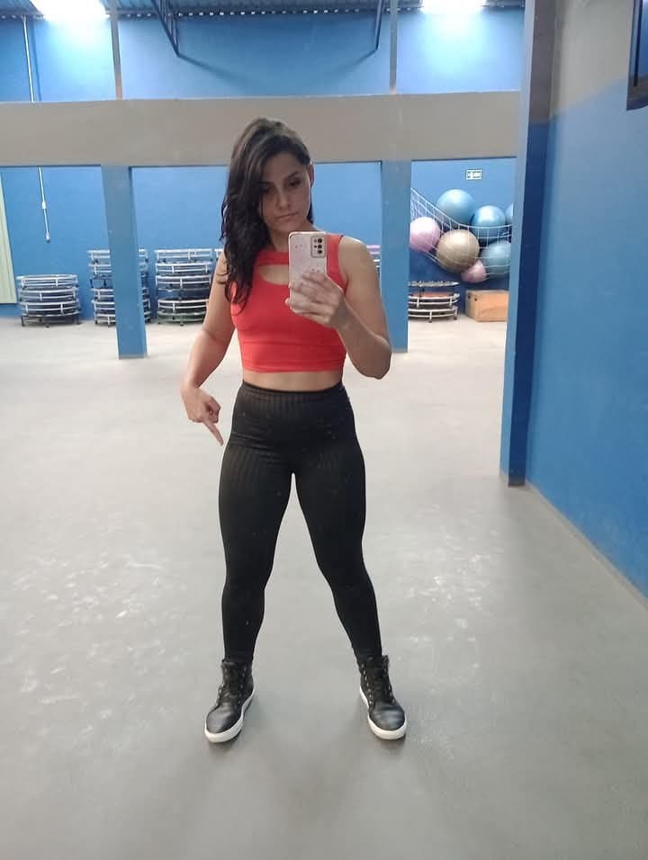 Click to view full size Fran casada