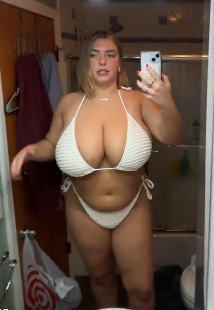 Fucking dairy farmer can feed a small town w those 2 sacks of milk hanging from her chest