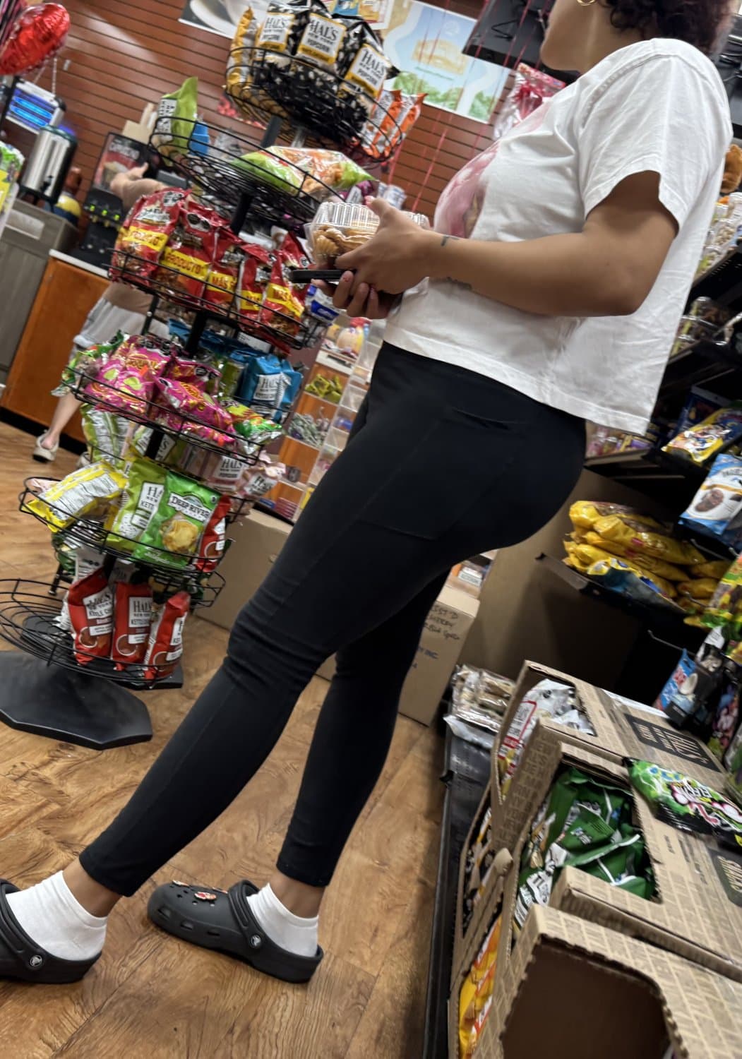 Thick booty Latina in tights