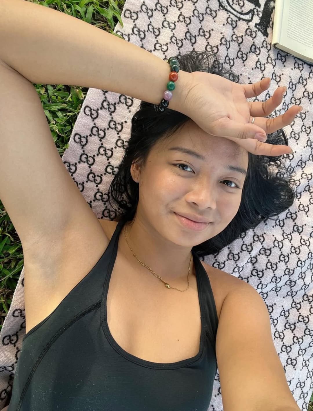 Pinay Havana showing sweaty armpits axilas suvaco