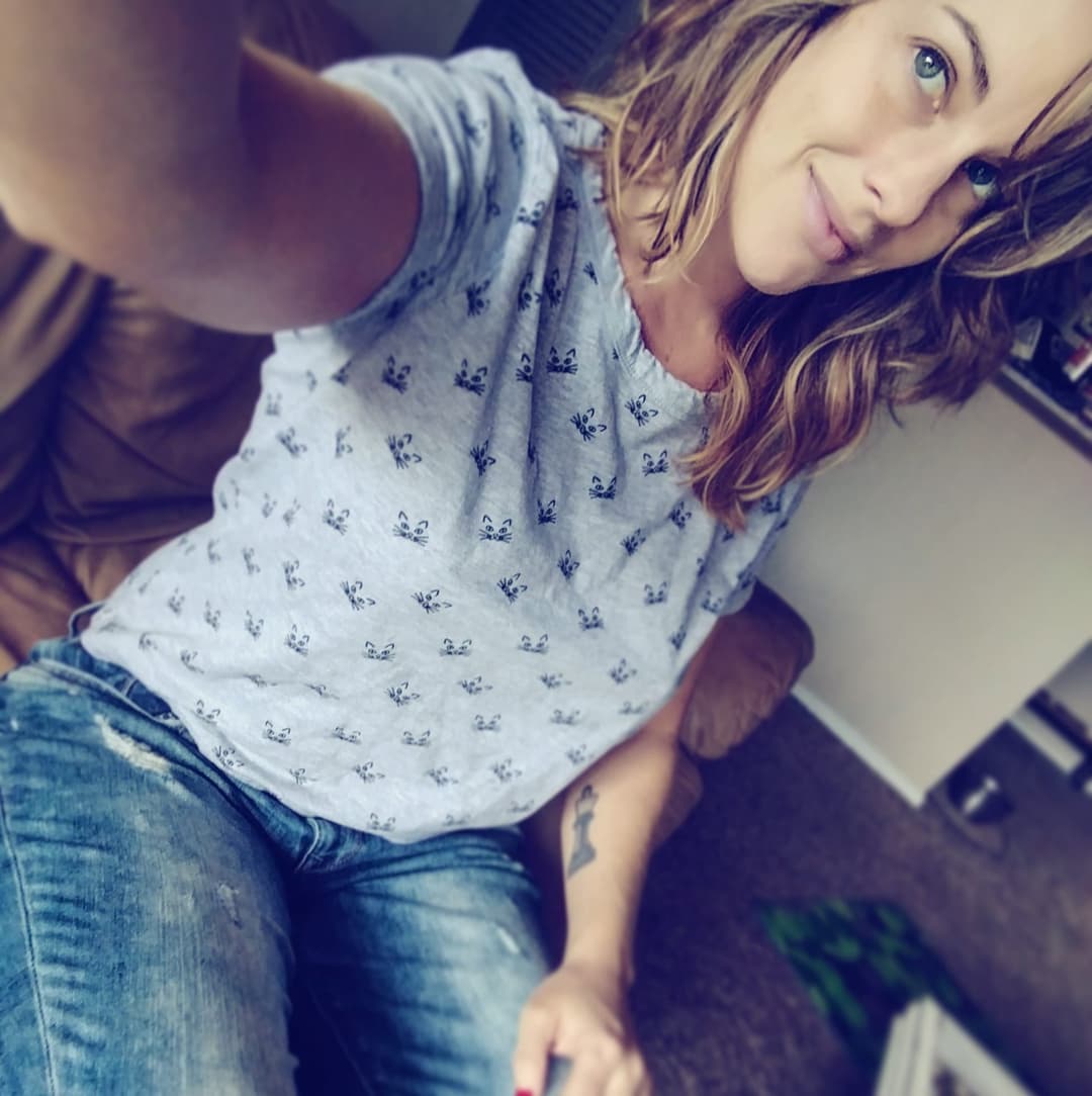 Hillary looks just as sexy now as she was when she did a double feature for G G W