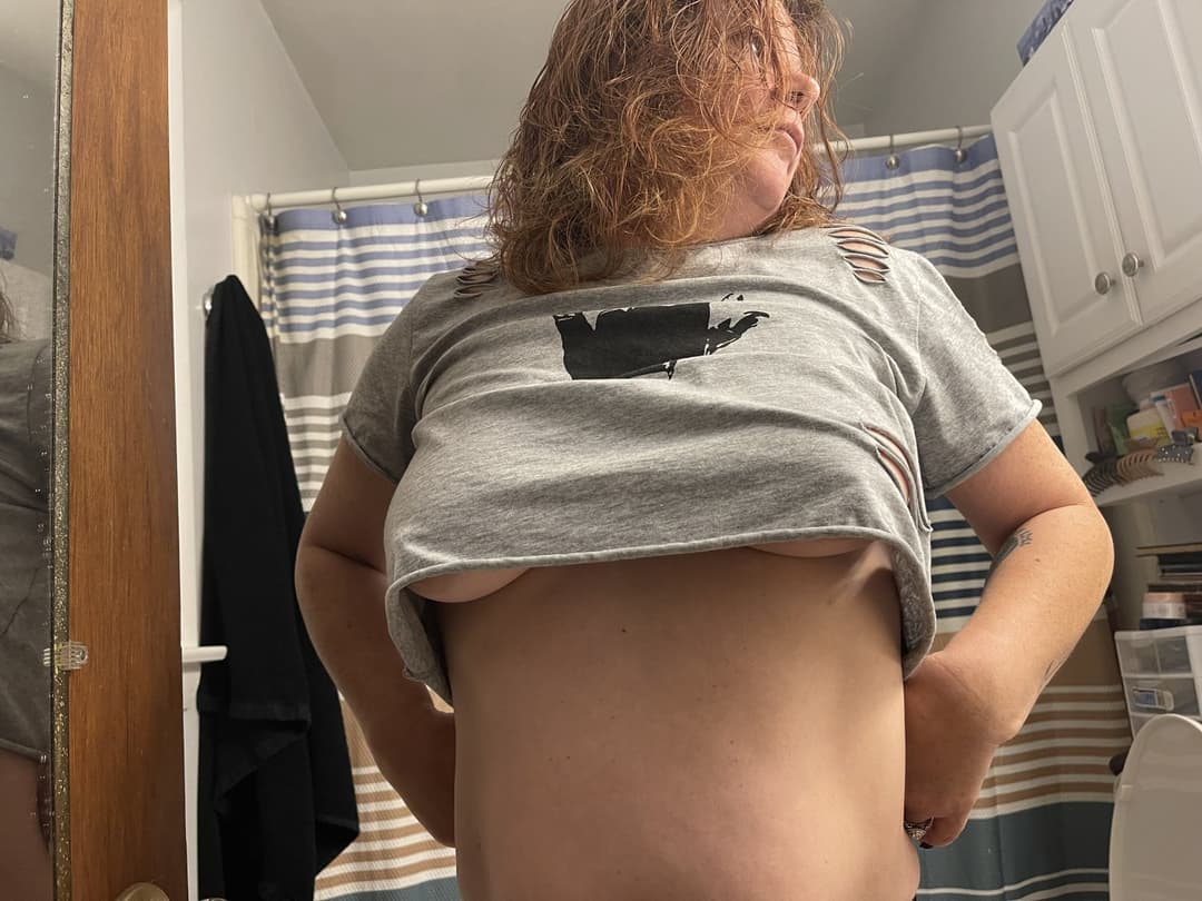 The First Pic’s Ever taken of Kerry-Lynn’s Stink-Star!