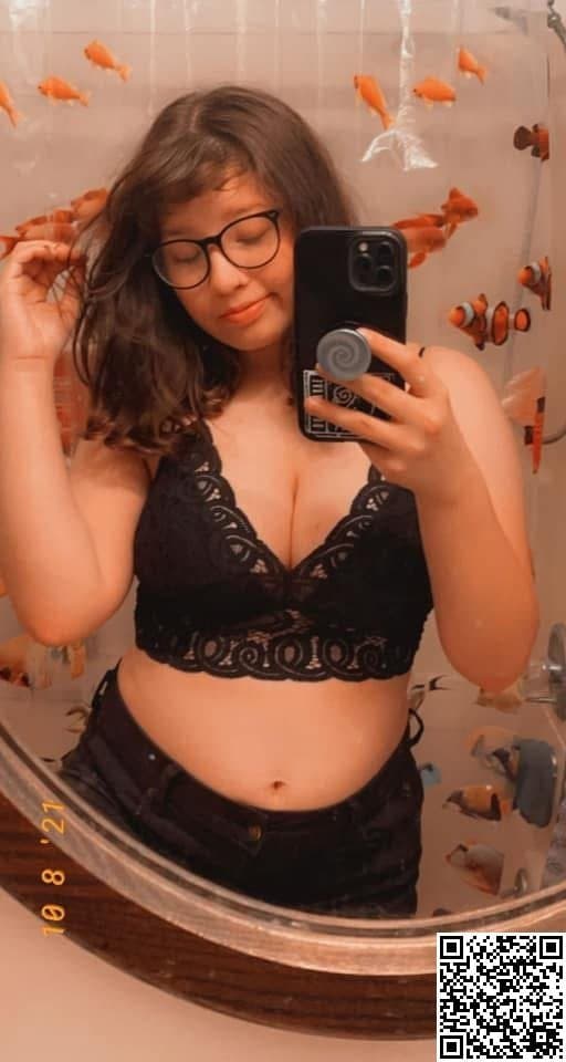 Kaylee - 23yo Big Tits (Non-nude)