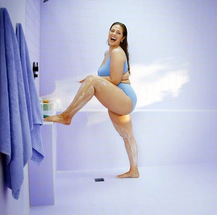 Request.. 38yr old Model, TV Host.. <> Mom of 3.. <> Re-known PlusSize Model in the fashion industry