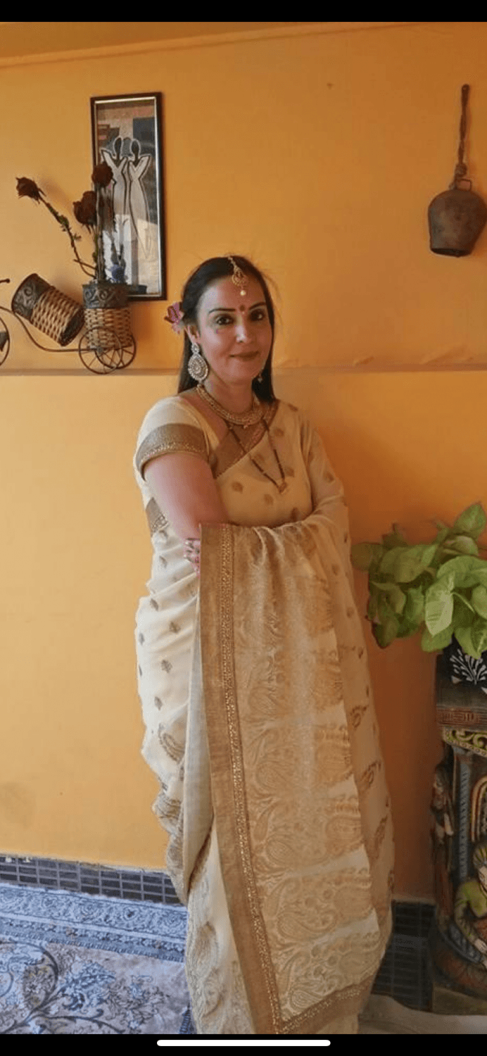 SEXY Hindu Indian Aunty Non Nude