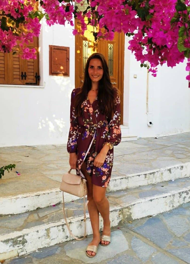 Hot german wife Elisa showed off at the beach