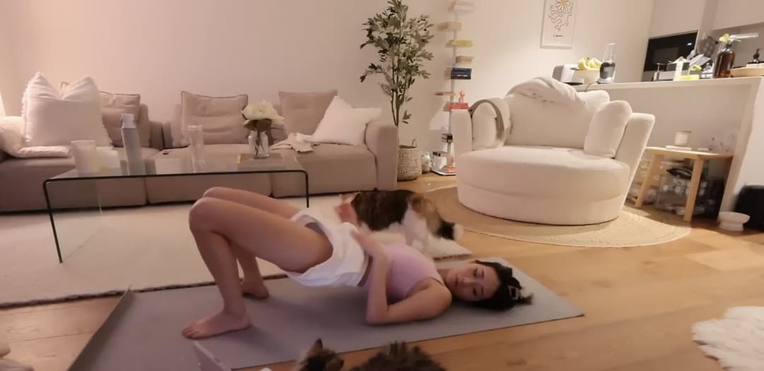 Cheeky home workout for daddy