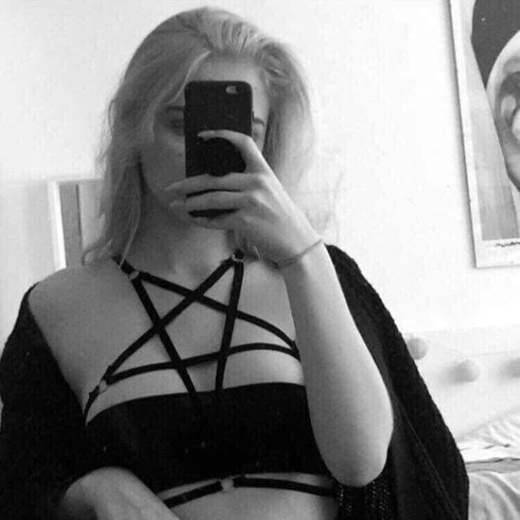 18yo Alternative Blonde Teen with Big Ass