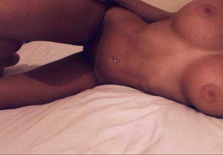 Nichole Scherzinger Selfie LEAKED (Pussycat Dolls)