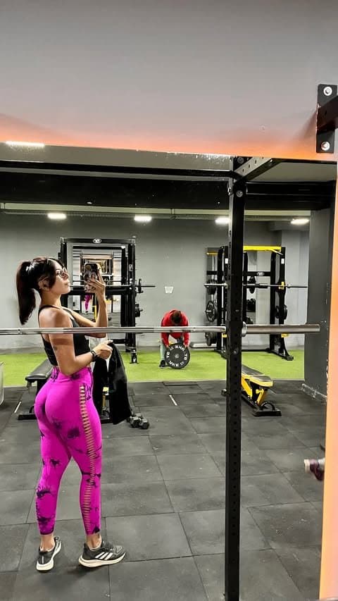 sofiicarsiimo. 2. terrible culazo la negra.. vgg