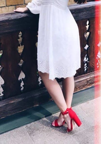 Hot legs in heels /sexy feet/candid