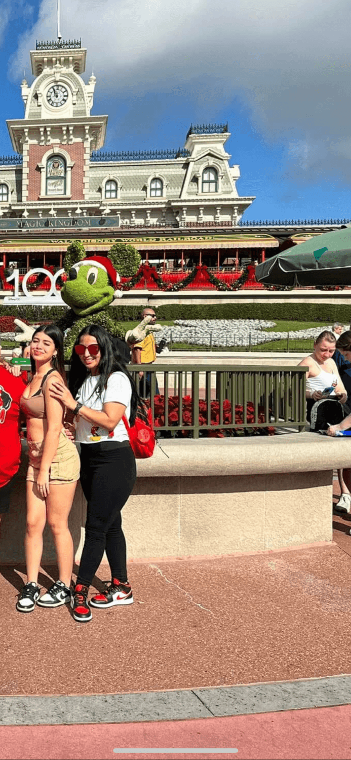 -My 2 Sexy Latina Cousins & 2 Sexy MILF aunts / Who has their nudes Dm US