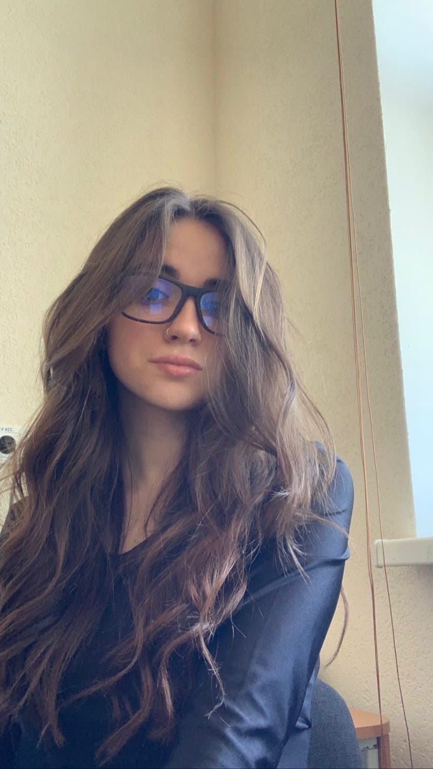 Sexy lips hot feet slut. High heel