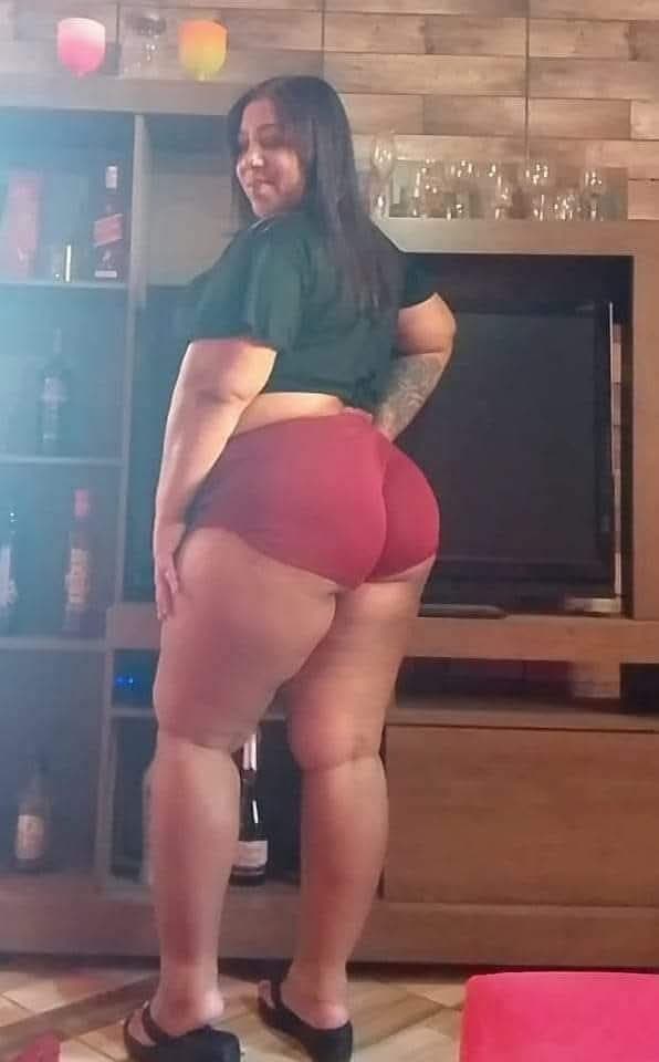 Pensa numa gordinha muito gostosa