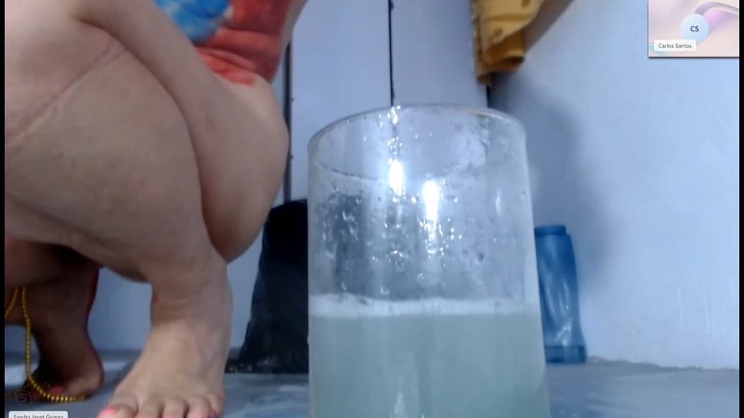 Hydrant Colombian Squirting Janet (Super Squirting & Cleans Up Mess)