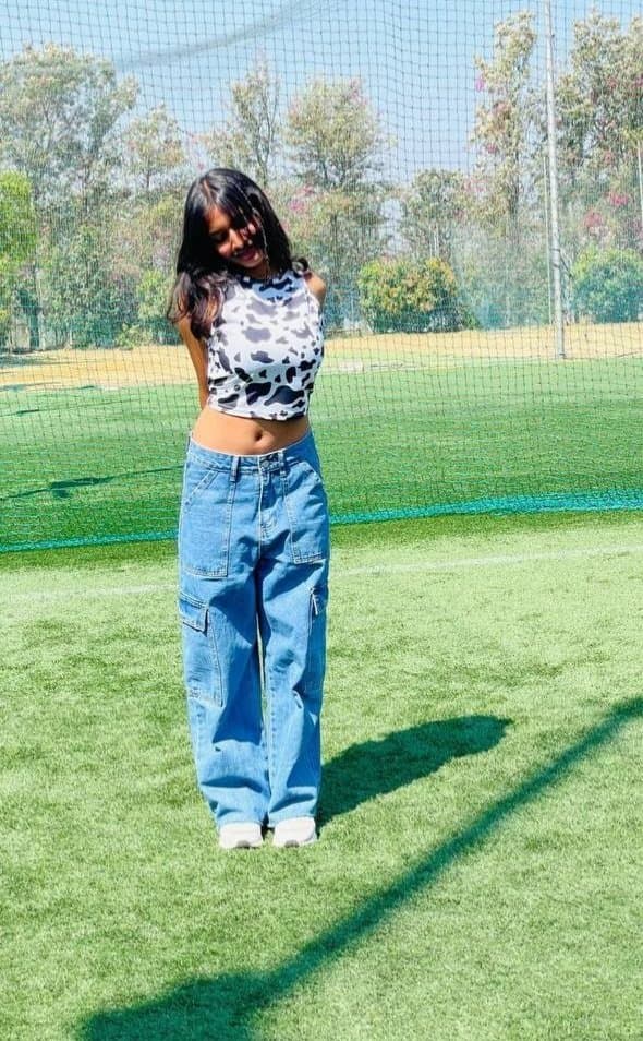 Very pretty Indian gym lover girl hot nude pics showing her big boobs (38+ many pics)