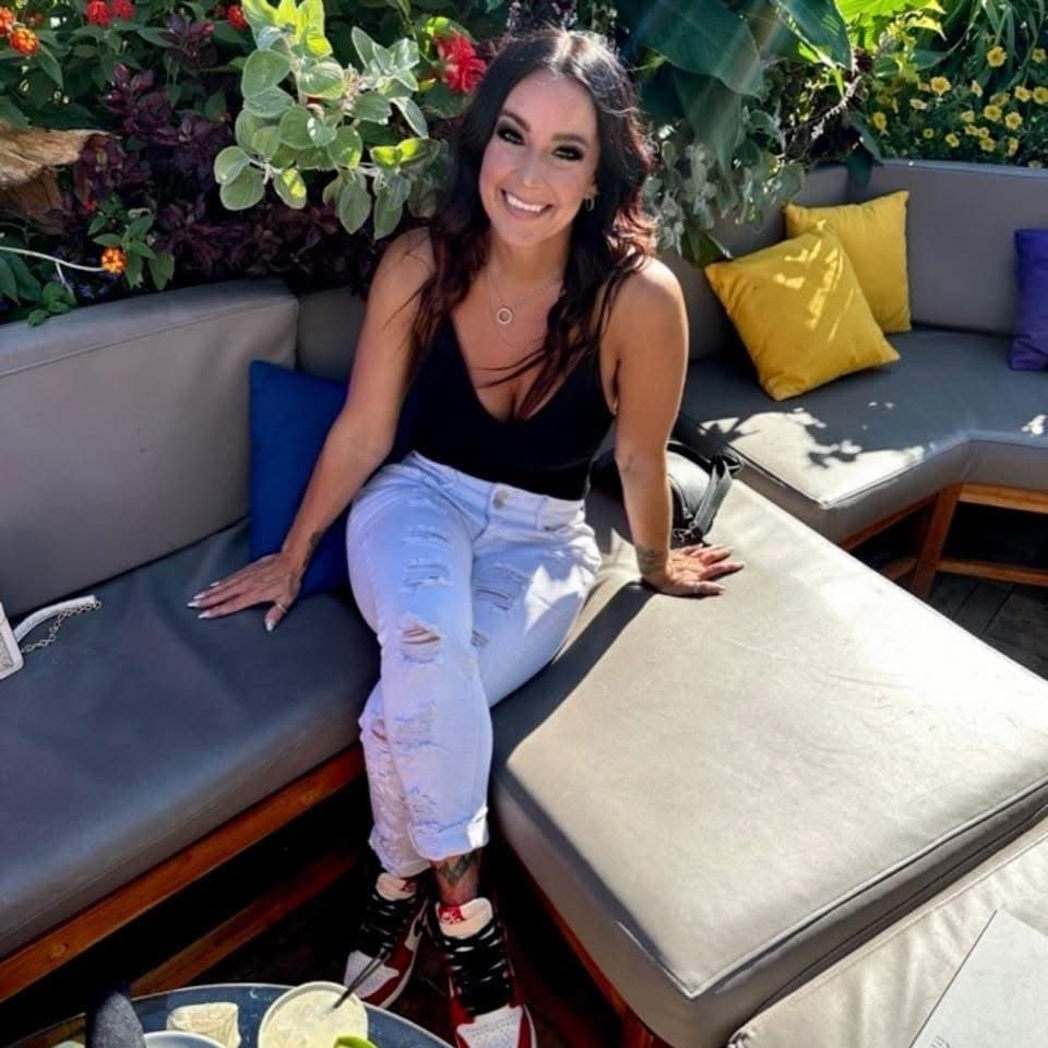 Alicia’s big titty grope moment was so quick she probably doesn’t remember being on G G W for it