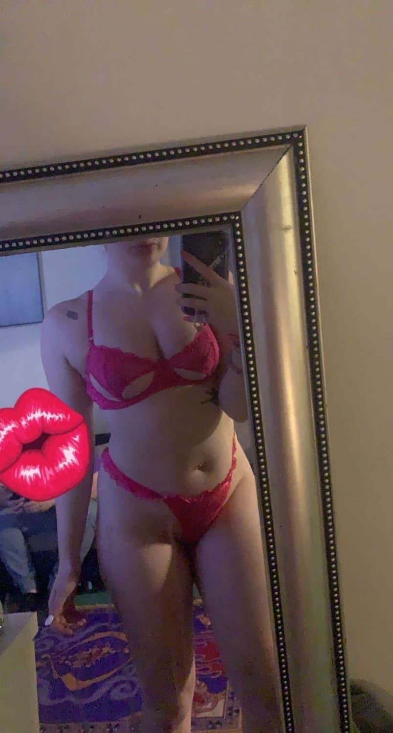 Big tit slut Tay love big cocks using her and cumming on her