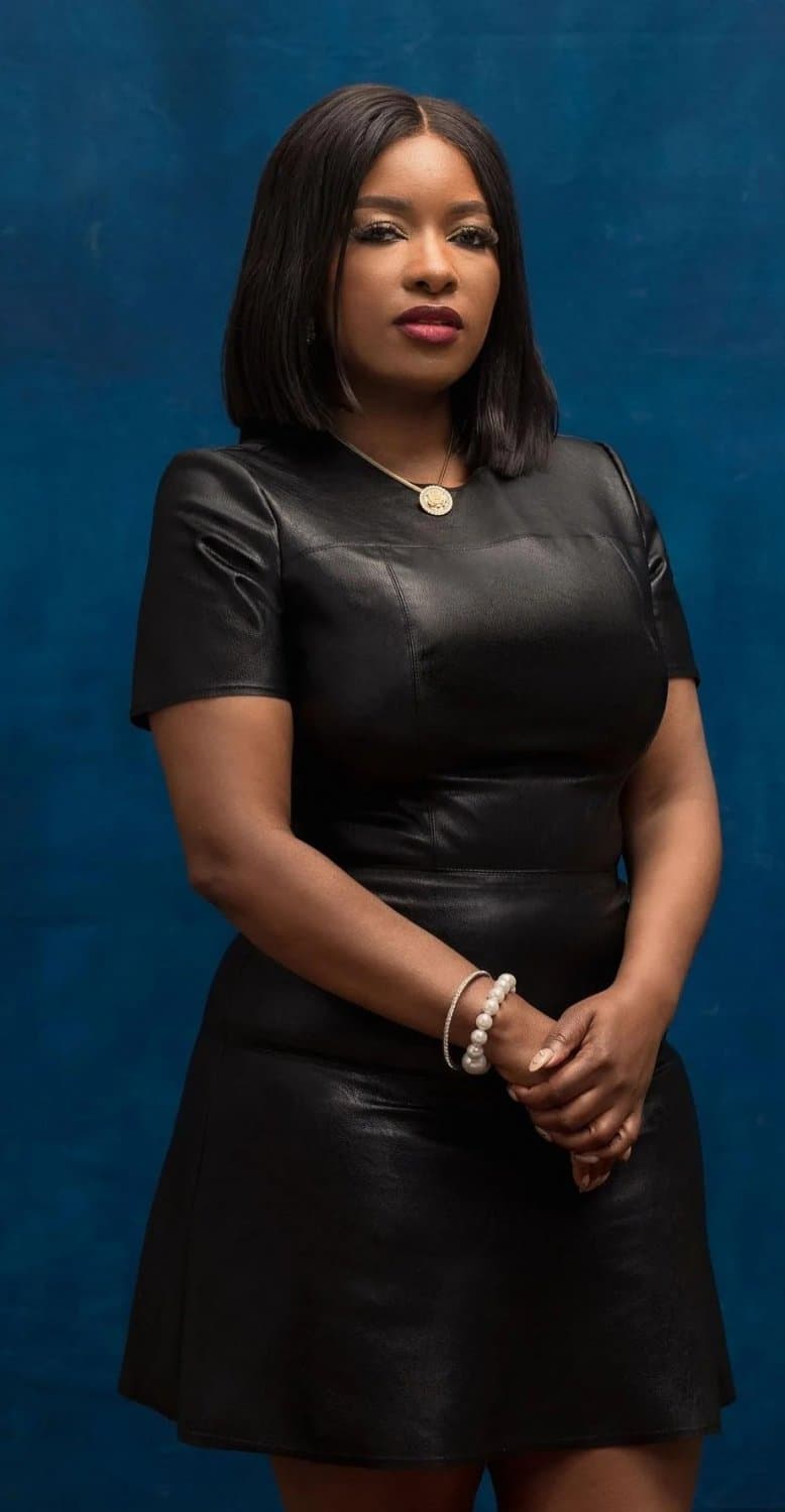 Full figured black politician Jasmine Crockett has thicc curves. Massive mommy milkers