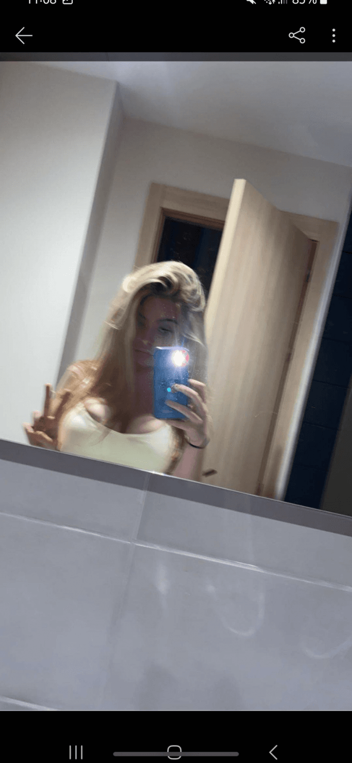 Click to view full size Snap slut Rose showing what a good fuck toy she can be