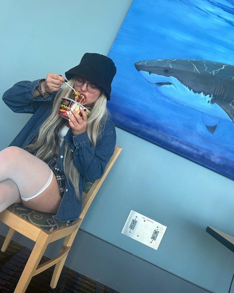 Cute & sexy Wrestling lady ??