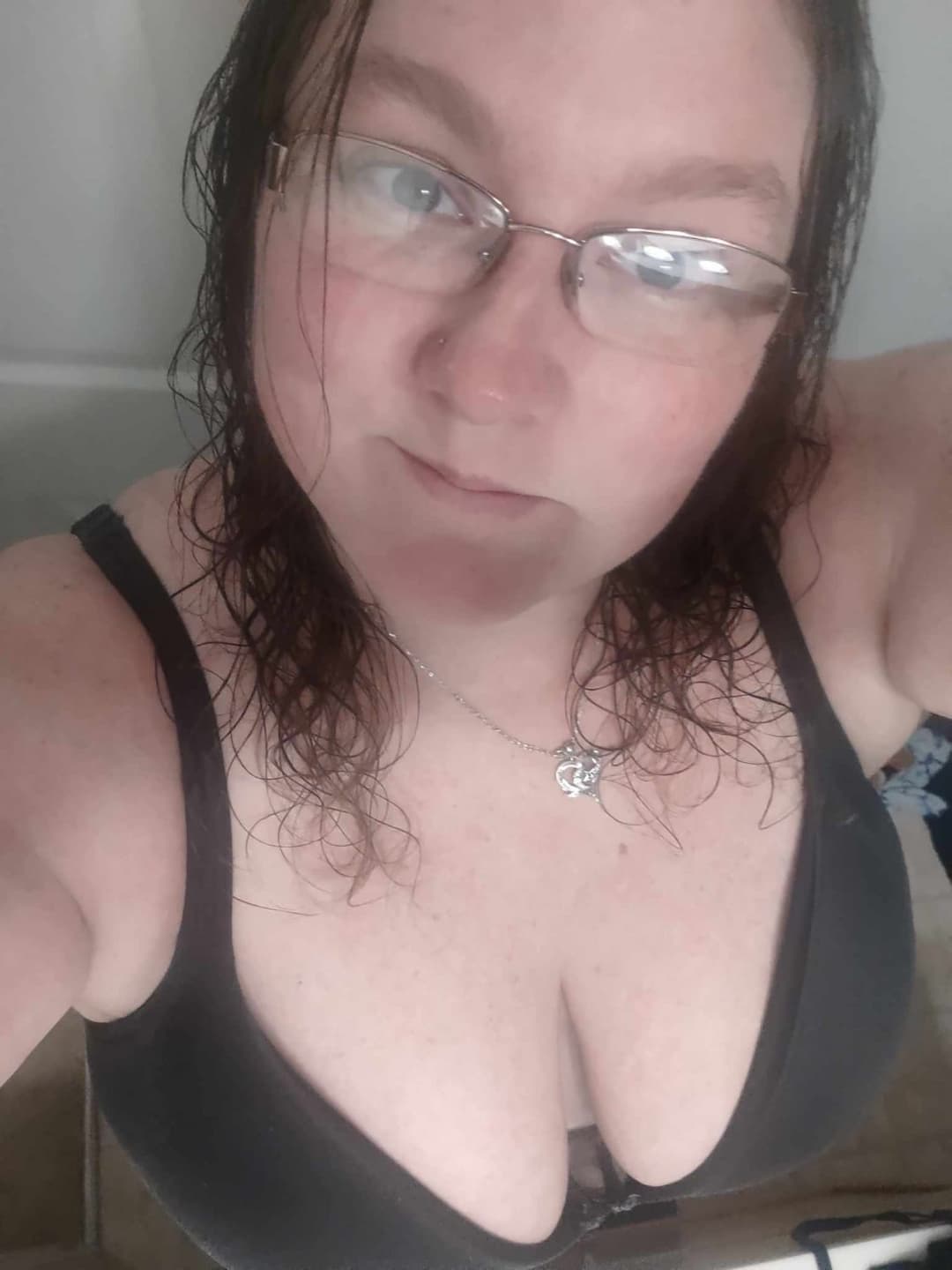 Anyone know this Fat Virginia cow with fat udders. Kik hond89 and tell him about his fat cow