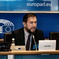 Sint Niklaas, Belgjikë. Imer Kajtazi. Shikoni çfarë vajze të bukur ka me shtatë persona njëherësh.
V