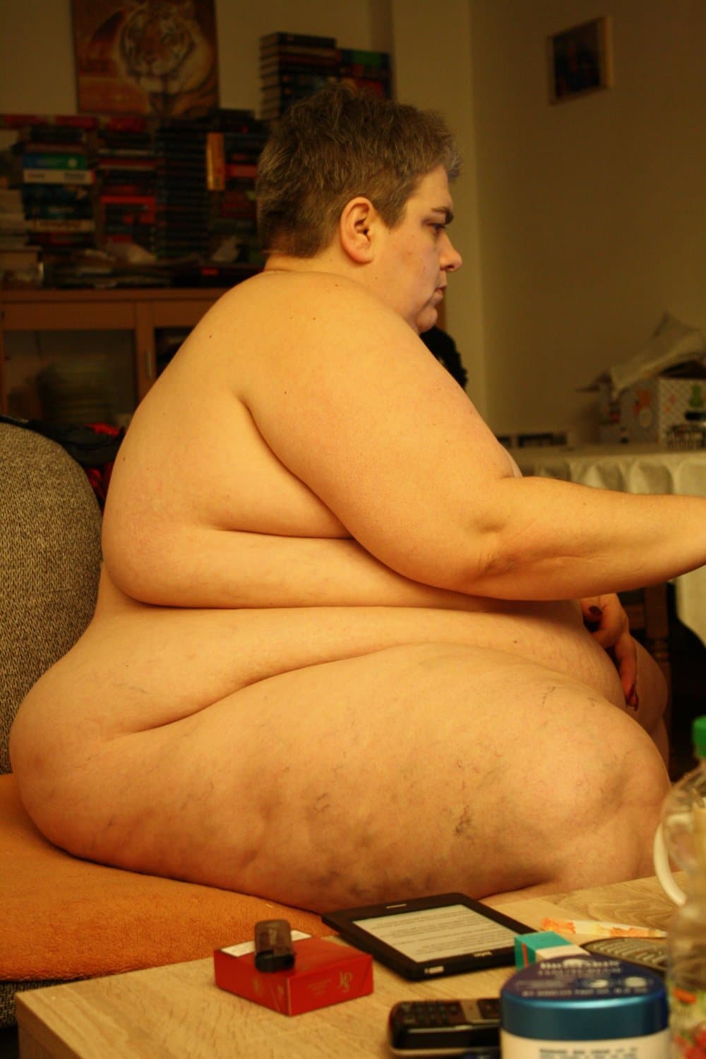 Mega fat 175KG SSBBW fuckslut presents her fat hanging belly