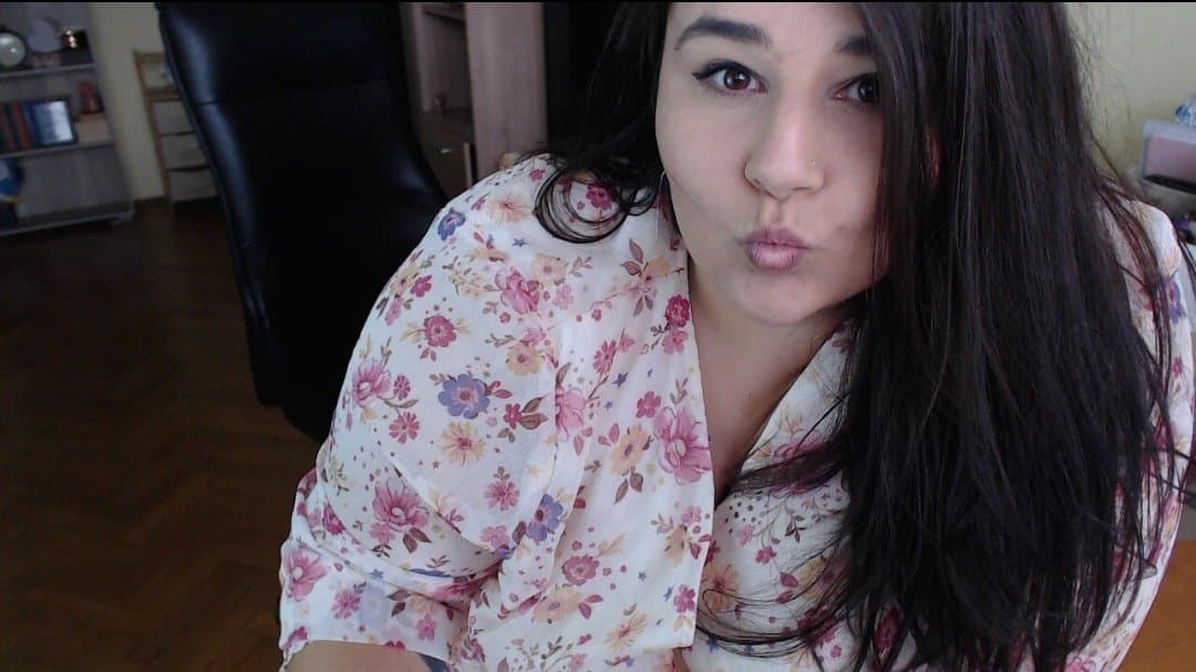 Naughtykiss (xhamster), well they say even dogs eat bones, but lion eats meat ???