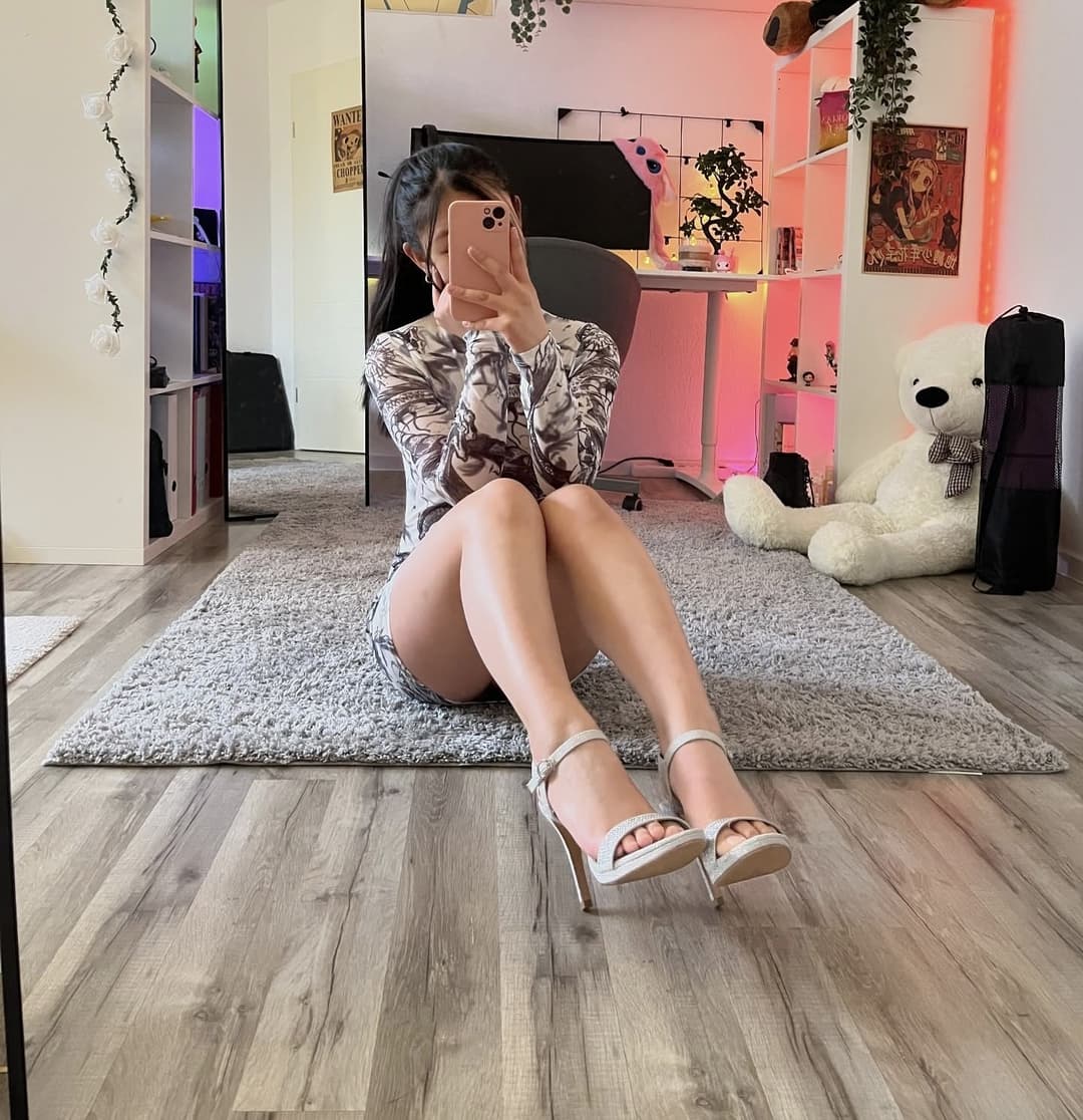 Click to view full size ~ mini dress ~ <3