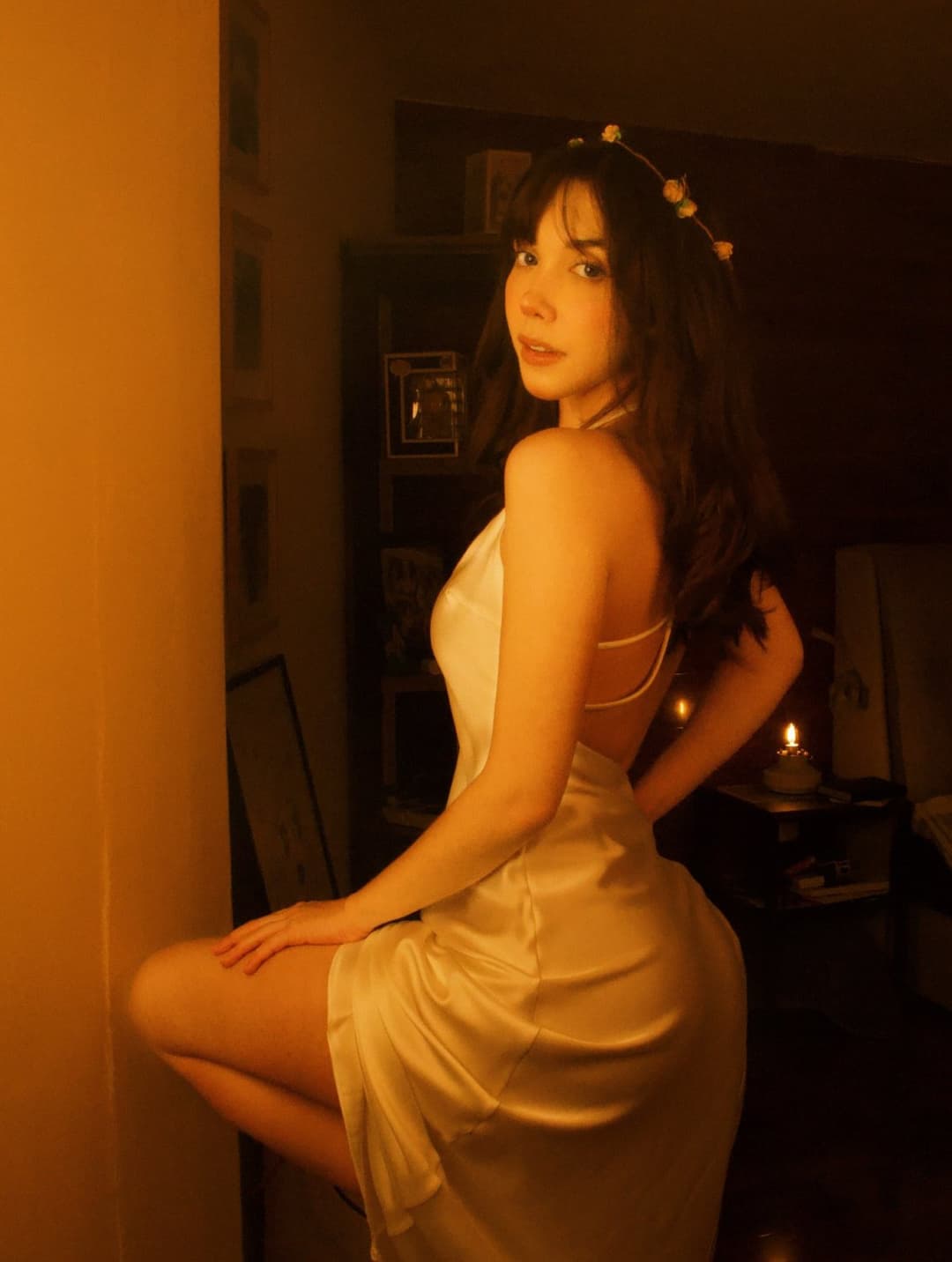 Diosa beth necesita mucho semen en su cara