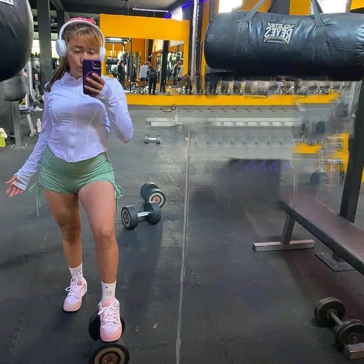 Vane colegiala mexicana putita