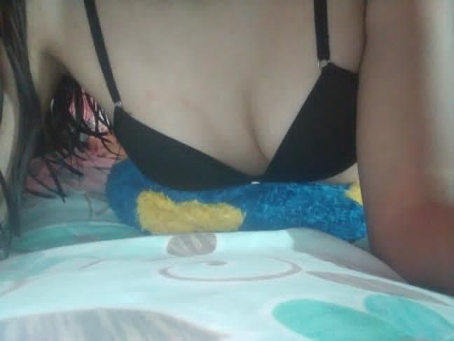 Click to view full size Las tetas de mi novia (tetas pequeñas)