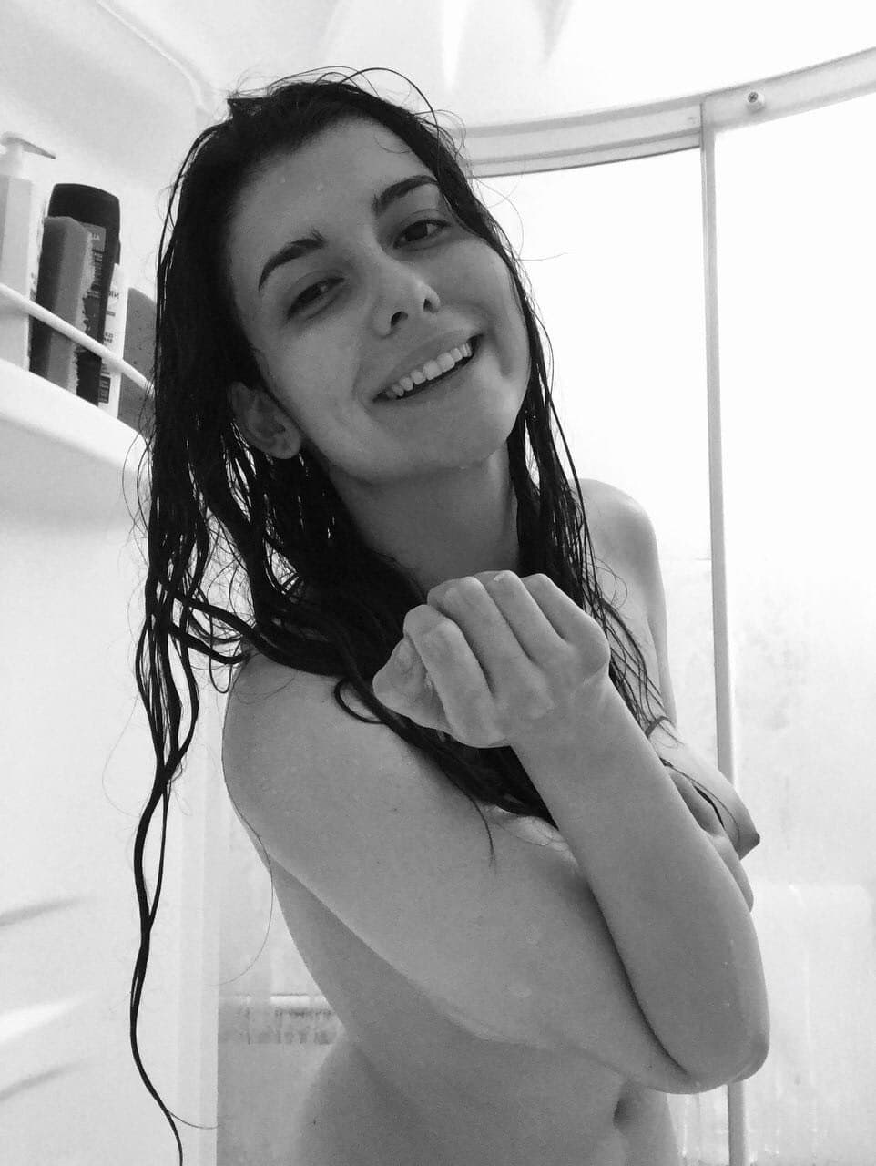 Click to view full size Gorgeous European Teasing Slut ?