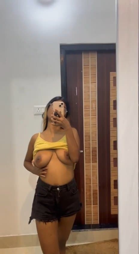 Desi Indian Instagram Tiktok Influencer Sexy Slim Cute Girlfriend Big Boobs Show Smiling Full Nude &
