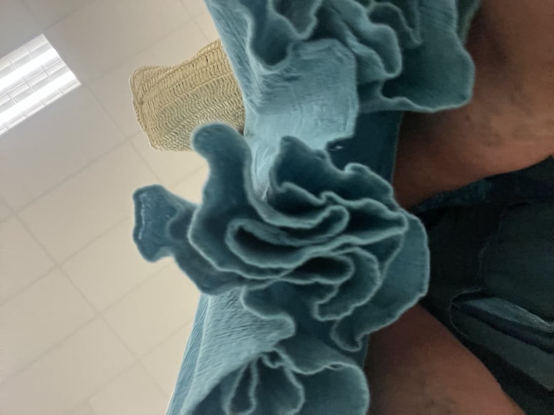 Candid MILF/Teen creep shots (she caught me and liked it!)